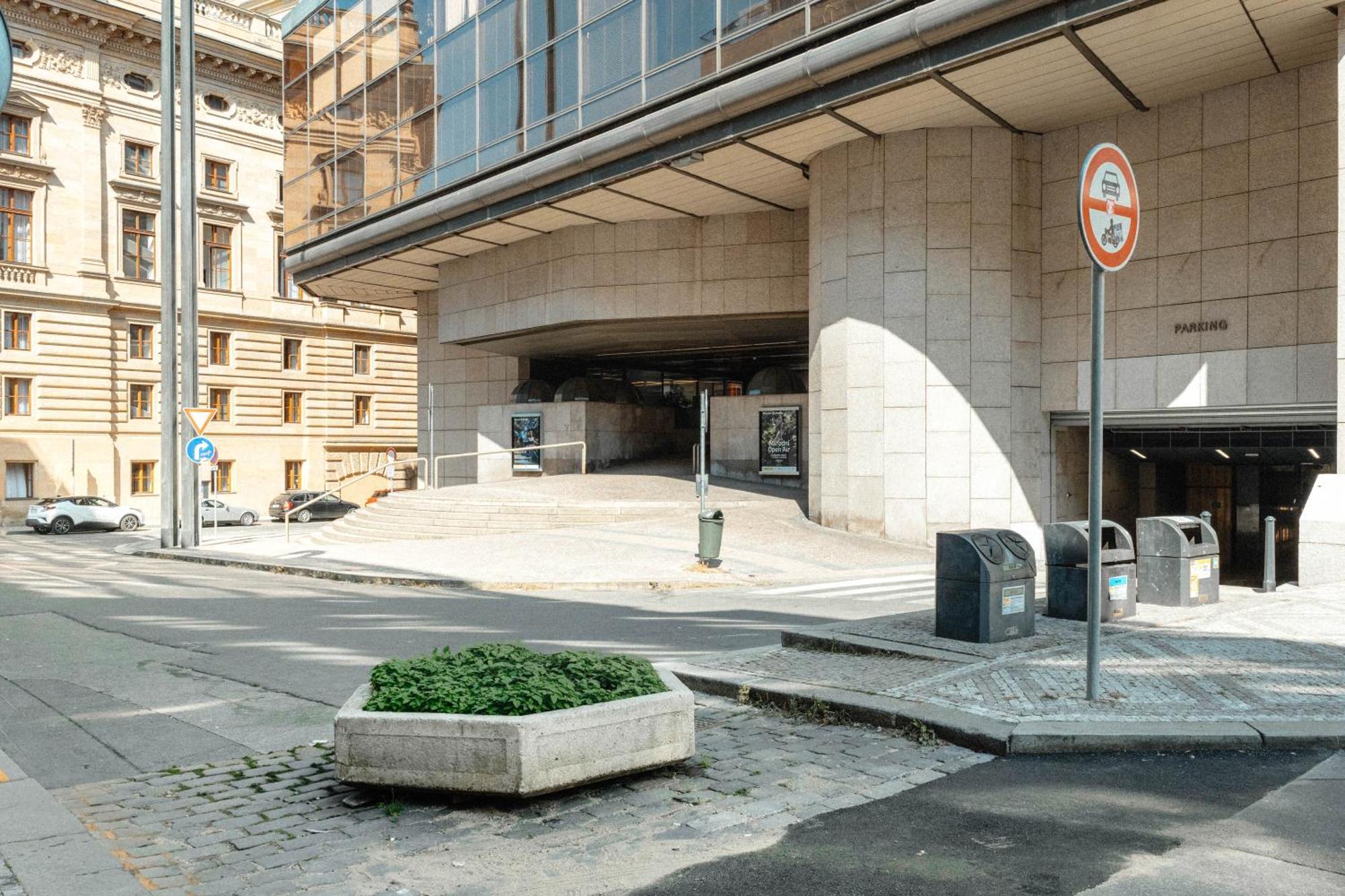 Waterfront River Side Roof Top Apartment - Terrace With City View Praha Bagian luar foto
